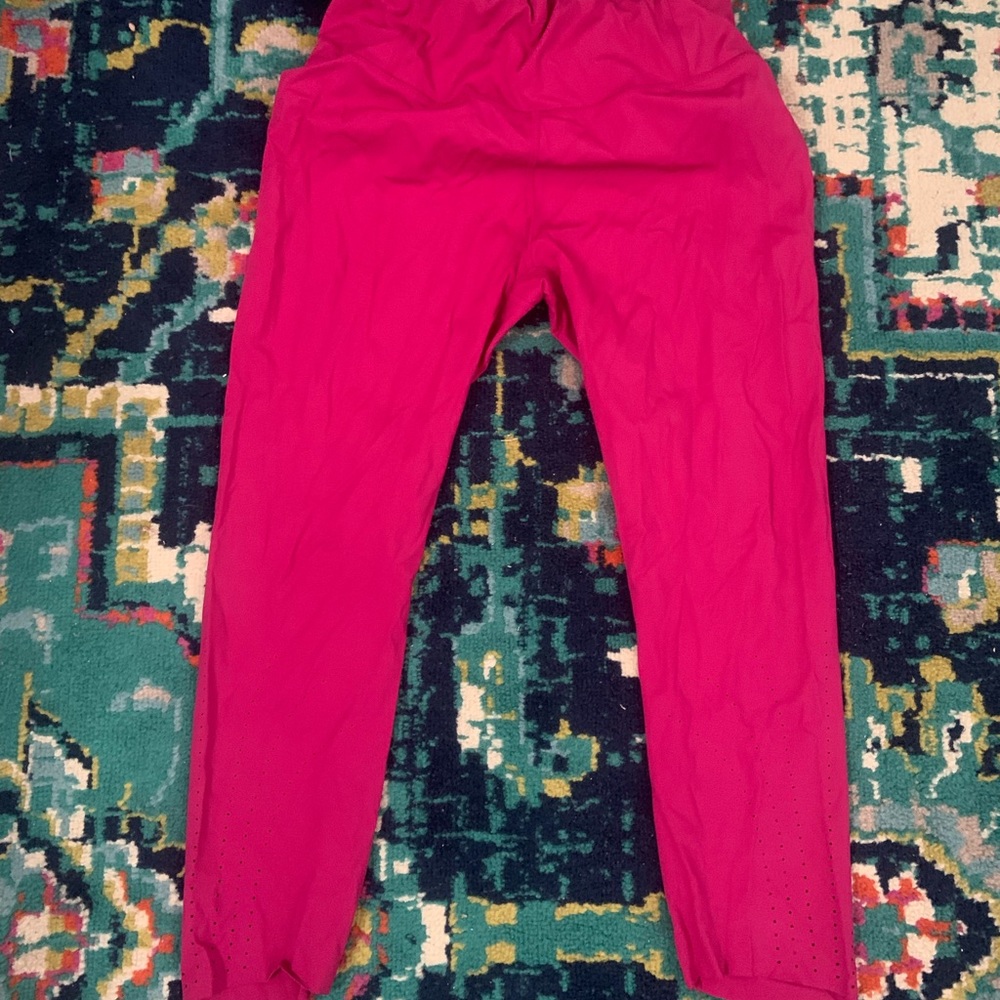 All in motion magenta cropped workout pants